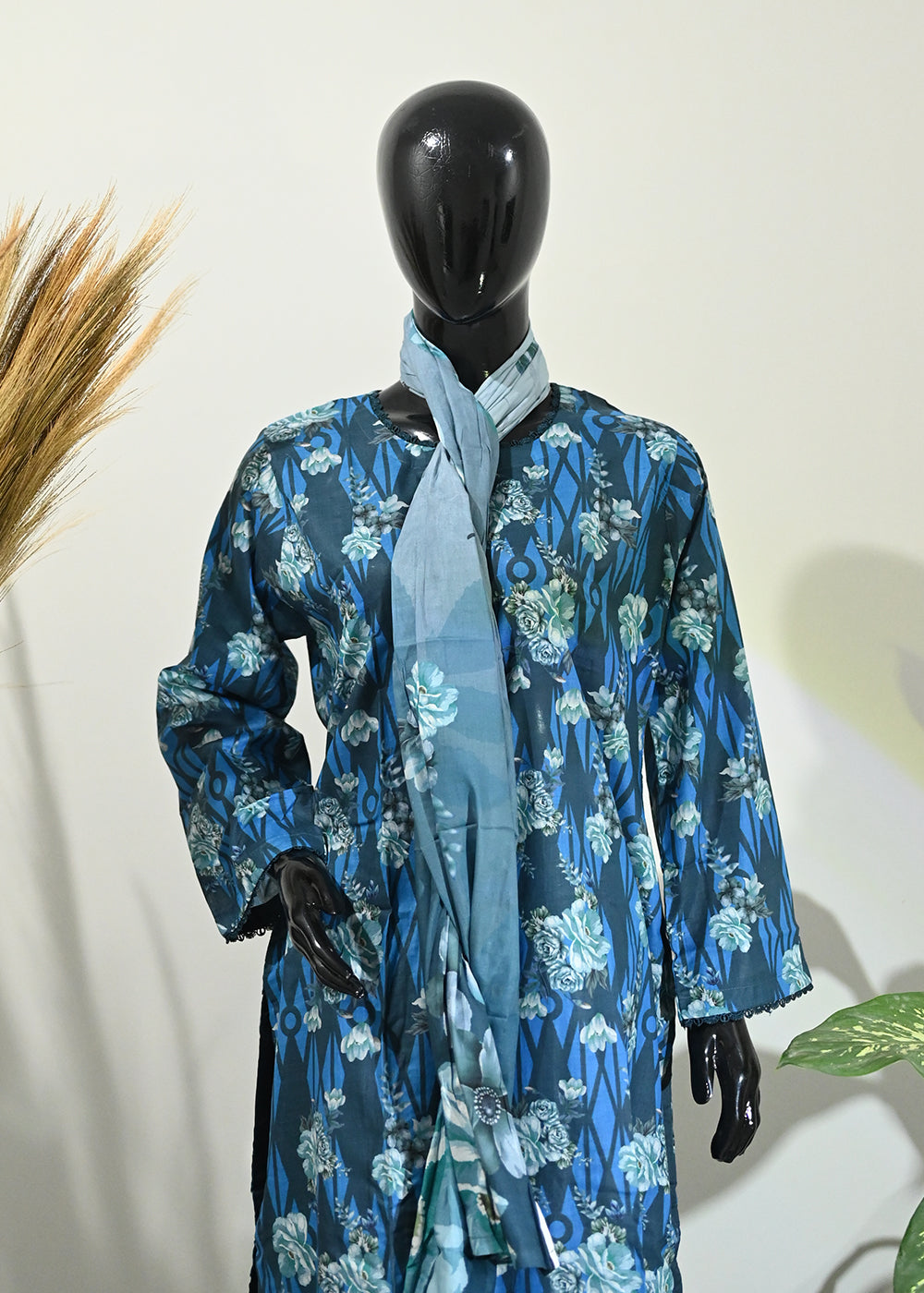 Loraim – 3 Piece Ready to Wear Lawn Suit – Design 4