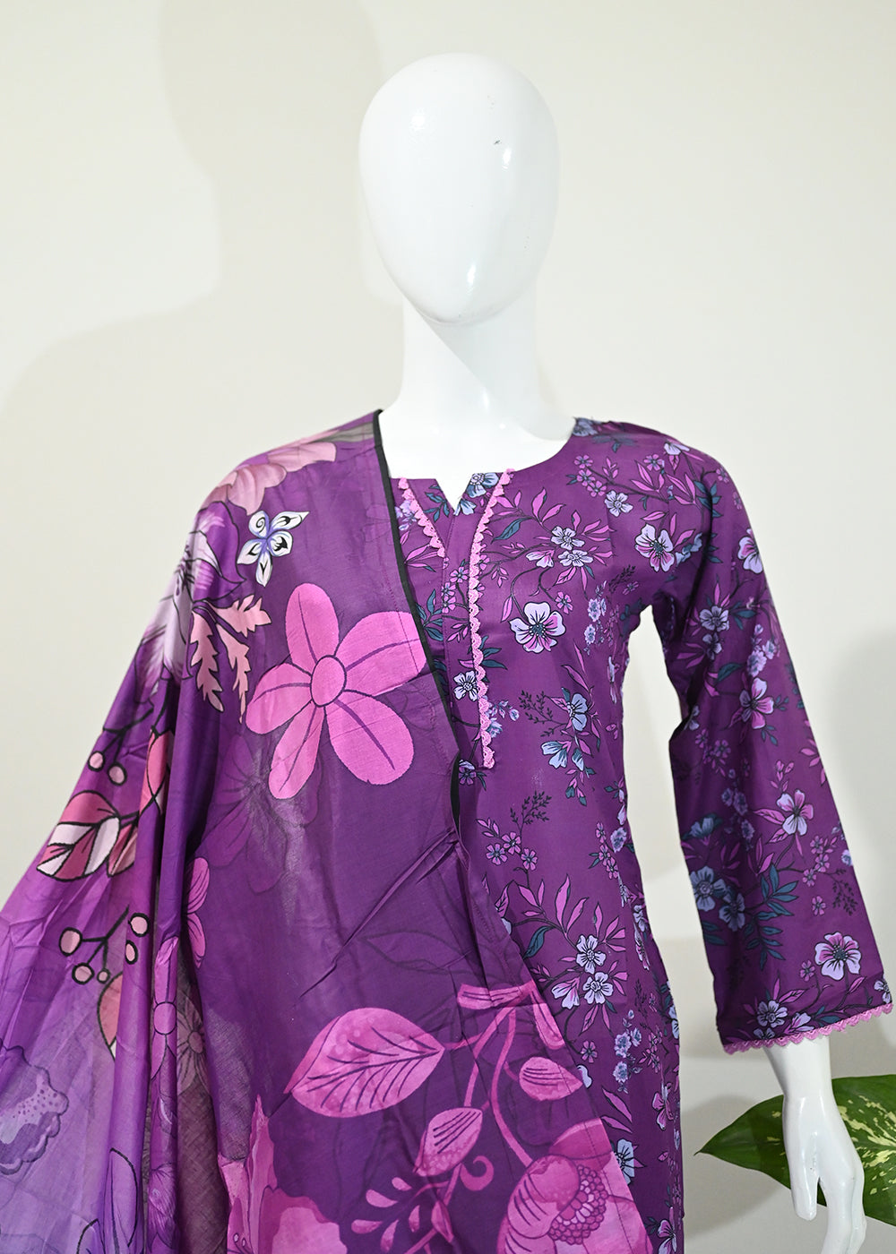 Loraim – 3 Piece Ready to Wear Lawn Suit – Design 8