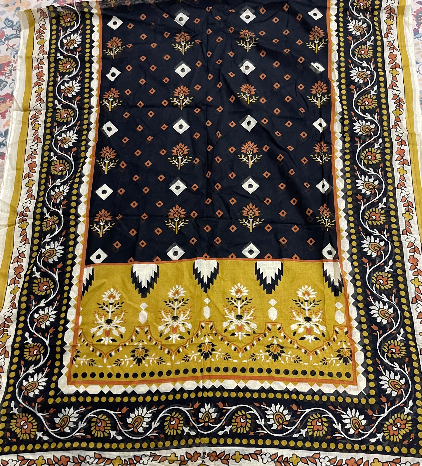 Loraim 3 Piece Unstitched Premium Lawn Suit L-14