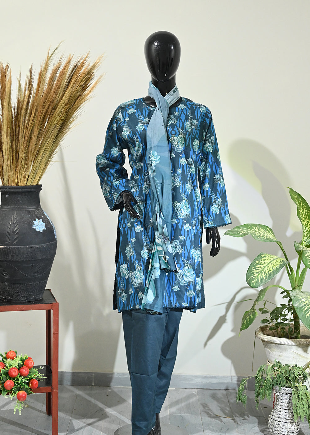 Loraim – 3 Piece Ready to Wear Lawn Suit – Design 4