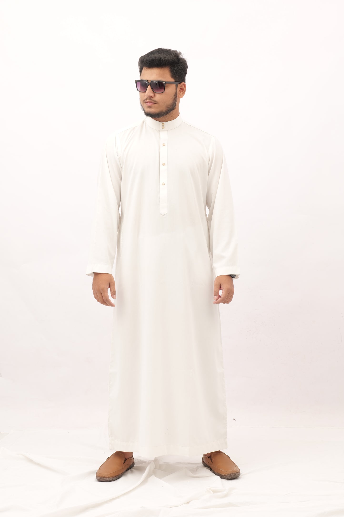 Men’s Classic Arabic Thobe – White | Pure & Traditional