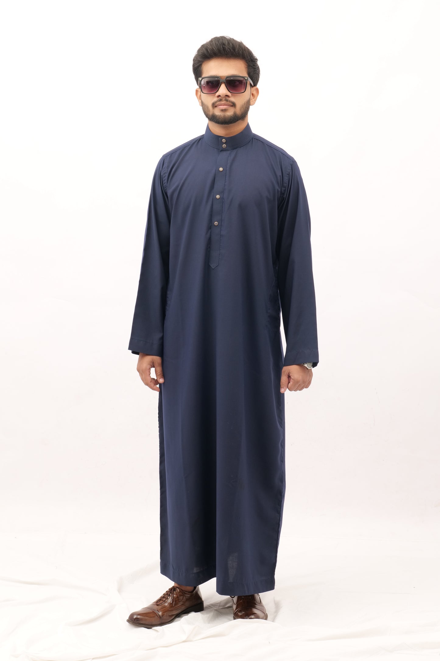 Men’s Classic Arabic Thobe – Navy Blue | Modern & Refined